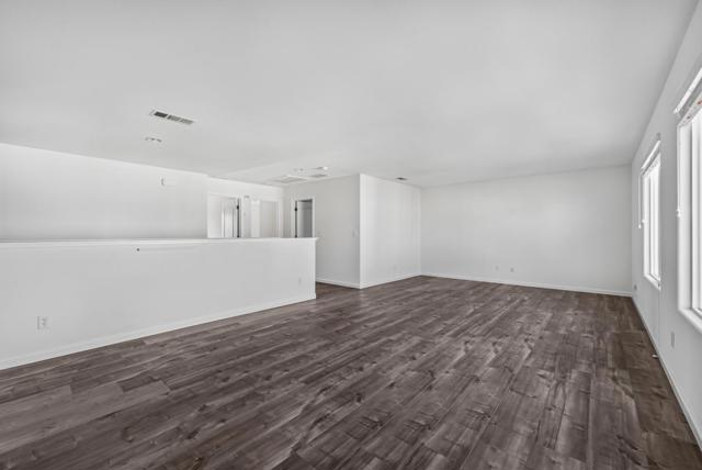 9748 Collie Way, Elk Grove CA: https://media.crmls.org/mediaz/81e9e29d-2a69-4f2d-aaba-69861e2bc237.jpg