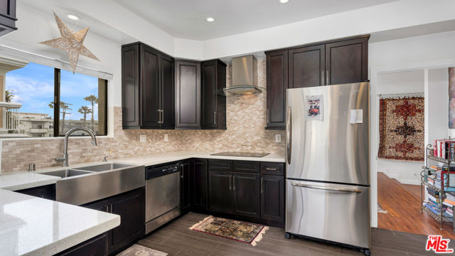 1434 Greenfield Avenue, Los Angeles CA: https://media.crmls.org/mediaz/81e9e66a-975d-4690-893d-7955eb54cf87.jpg