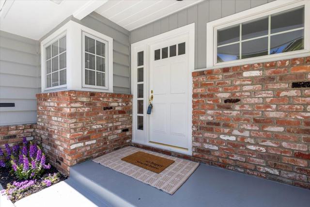 471 Claremont Way, Menlo Park CA: https://media.crmls.org/mediaz/81e9fbb5-2405-4a50-9a0d-b14c89a5ee2c.jpg