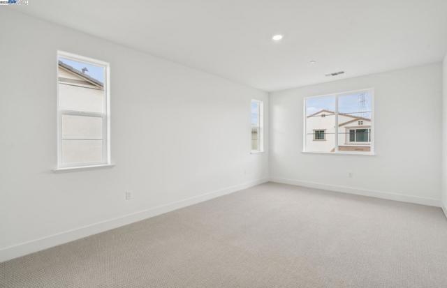 373 E Gobind Blvd, Mountain House CA: https://media.crmls.org/mediaz/81ea2c9f-9ce0-497f-96d5-c92df26e2311.jpg