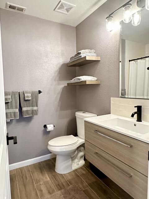 47875 Via Firenze, La Quinta CA: https://media.crmls.org/mediaz/81eb16b6-a86e-41d2-87ab-2f5b407a6bfe.jpg