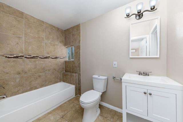 84417 Amboy Road, 29 Palms CA: https://media.crmls.org/mediaz/81ebea4f-9da2-46d8-bc82-6bff2cdb5cf8.jpg