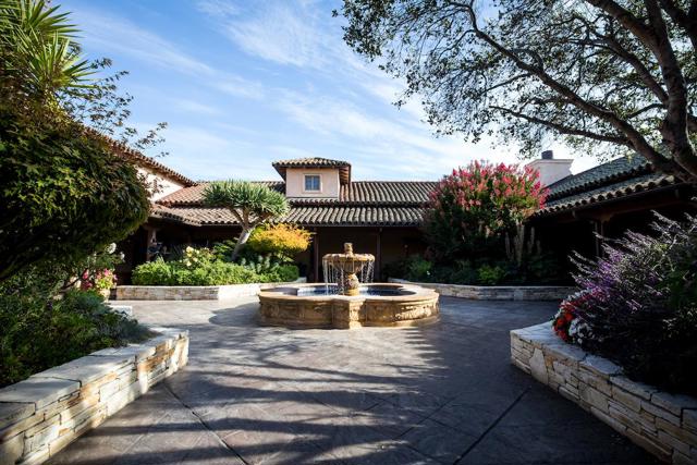 23 Tehama (Homesite 40), Carmel CA: https://media.crmls.org/mediaz/81ec5b5f-5661-4428-af53-7124262aa0a2.jpg