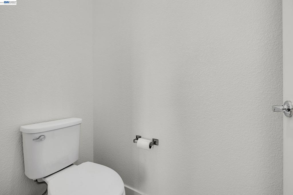 https://media.crmls.org/mediaz/81ec9343-c33c-4c23-a565-3b542249272a.jpg?preset=X-Large