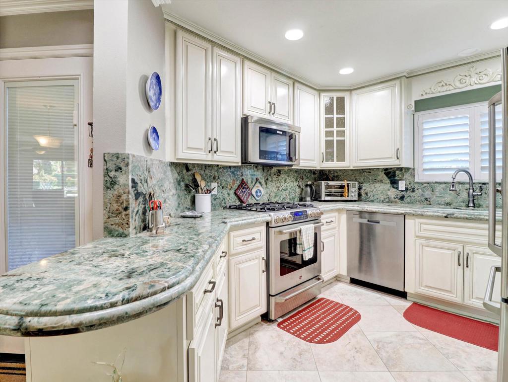 MLS #219137993DA image #6