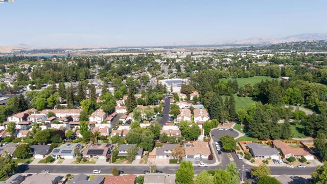 1984 Brooktree Way, Pleasanton CA: https://media.crmls.org/mediaz/81ecd448-5ae9-4599-aa2d-f90dc4d82117.jpg