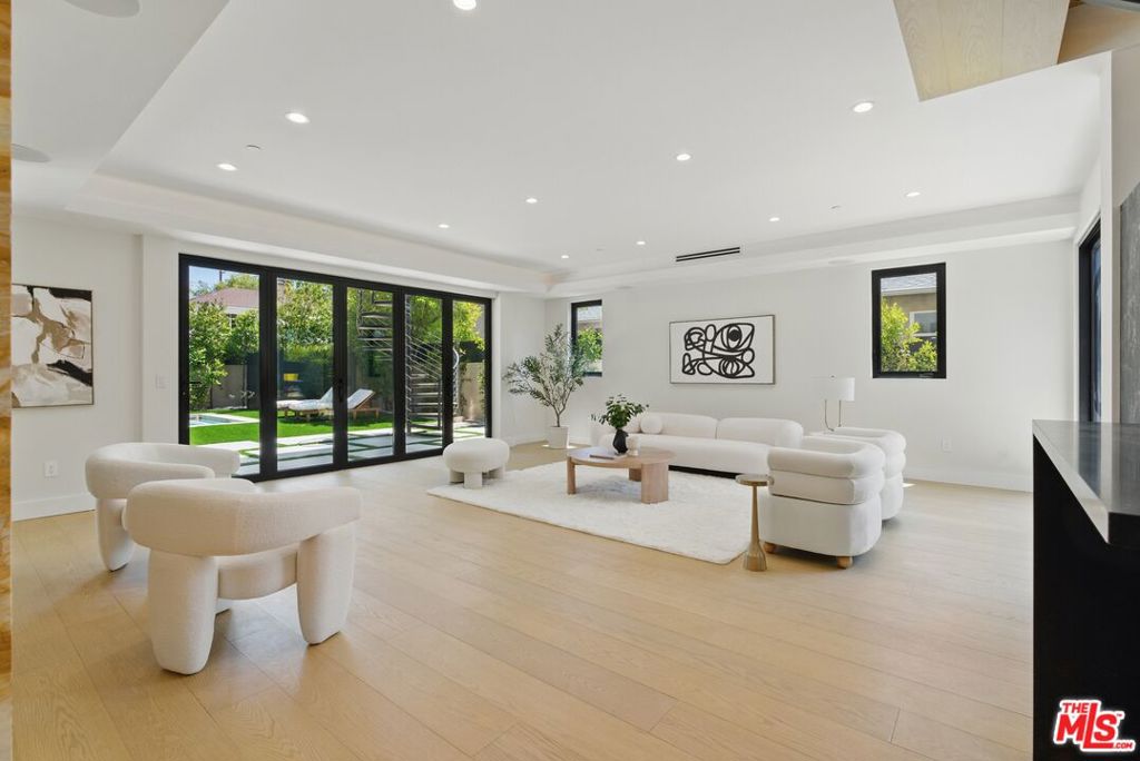 4906 Van Noord AvenueSherman Oaks image #17