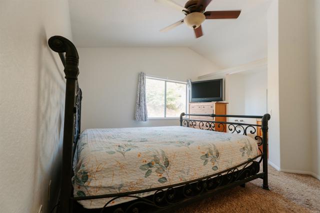 Detail Gallery Image 12 of 27 For 1715 Las Palmas Ln, Escondido,  CA 92026 - 3 Beds | 2/1 Baths