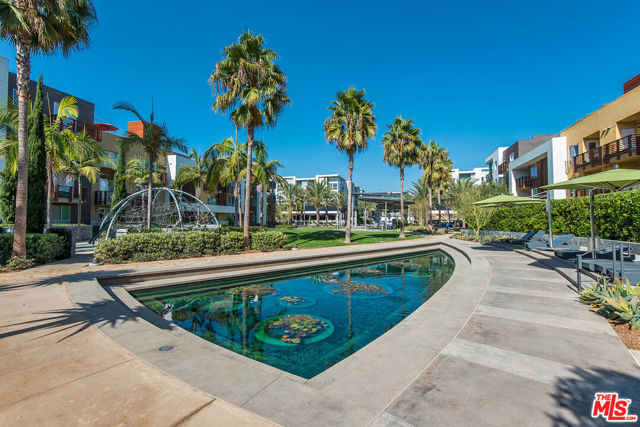 13044 Pacific, Playa Vista CA: https://media.crmls.org/mediaz/81ee886f-9f03-4587-9a6b-822ce449753d.jpg