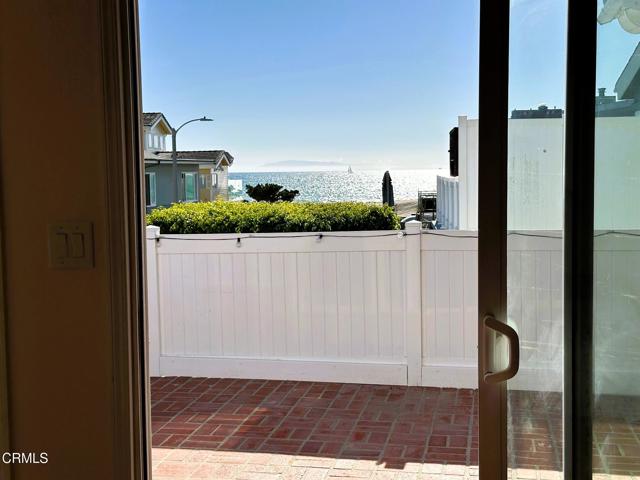 Detail Gallery Image 6 of 26 For 999 Waterbury Ln, Ventura,  CA 93001 - 4 Beds | 3 Baths