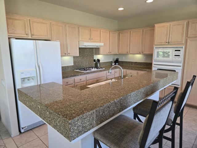 67634 S Laguna Drive, Cathedral City CA: https://media.crmls.org/mediaz/81f0a774-7231-4c67-b2ce-98321d4774de.jpg