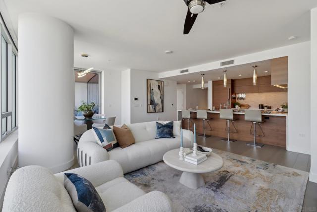 888 W E St, San Diego CA: https://media.crmls.org/mediaz/81f28eb7-4eb0-4937-b15d-93afc118ddee.jpg