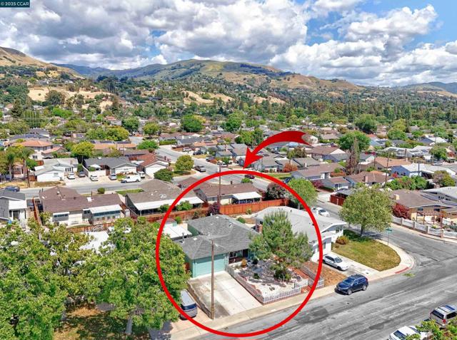 848 Linda Vista Street, San Jose CA: https://media.crmls.org/mediaz/81f2dea3-555c-4bf5-a09d-dfea43a00e6a.jpg
