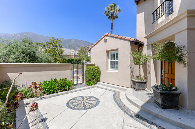 3911 Lilac Canyon Lane, Altadena CA: https://media.crmls.org/mediaz/81f373f9-aa64-4314-84c7-8553f6bee510.jpg