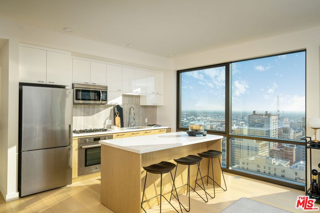 400 S Broadway 709, Los Angeles, CA 90013