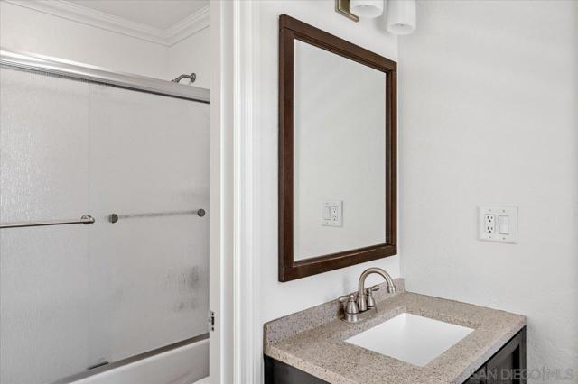 27725 Mountain Meadow Rd, Escondido CA: https://media.crmls.org/mediaz/81f43577-5eb2-4cdf-adf3-922d02e1b783.jpg