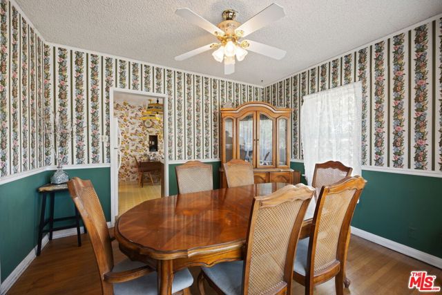 6655 Lindley Avenue, Reseda CA: https://media.crmls.org/mediaz/81f4536c-78e0-414d-90f3-64b54c1f83f3.jpg