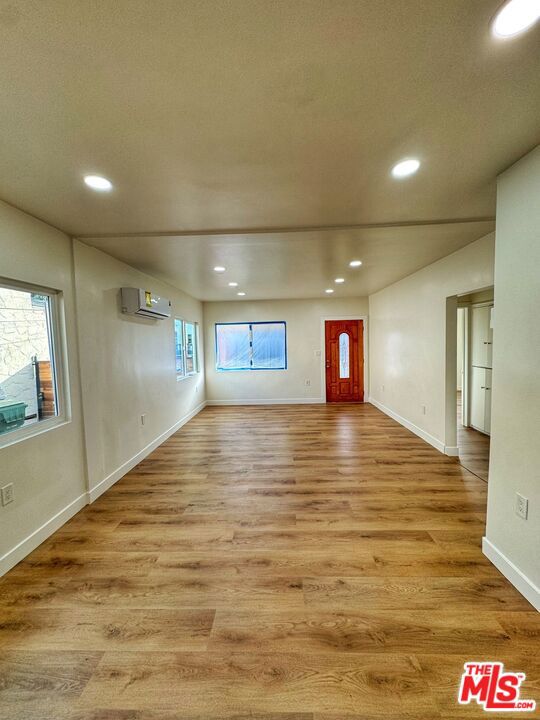 619 Elm Avenue, Inglewood CA: https://media.crmls.org/mediaz/81f4b66f-1eef-44e5-b4d4-3c988dcd9099.jpg