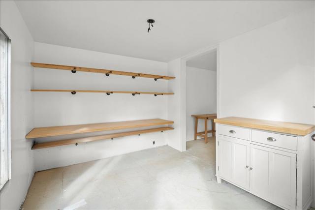 2934 San Juan Boulevard, Belmont CA: https://media.crmls.org/mediaz/81f52f34-fefd-47e8-90bd-42947e289614.jpg