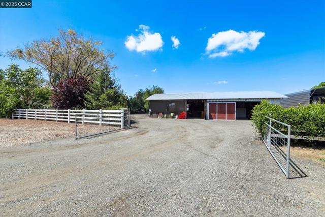 91 Lozoya Way, Oakley CA: https://media.crmls.org/mediaz/81f6f226-6c6f-4936-9acd-a96448e20272.jpg