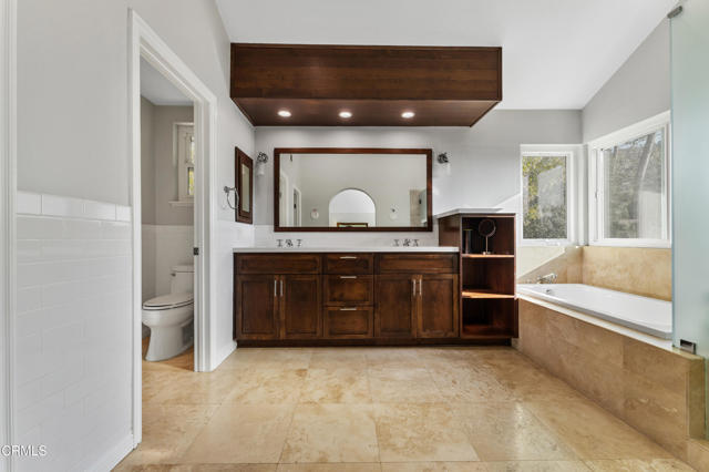 Detail Gallery Image 42 of 72 For 3153 Dragonfly St, Glendale,  CA 91206 - 4 Beds | 3 Baths