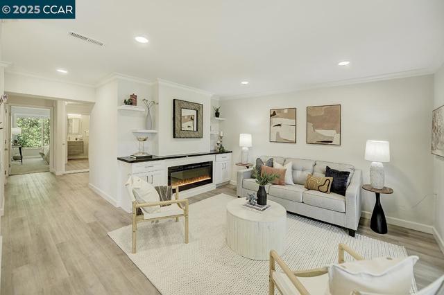 1459 Rockledge Ln, Walnut Creek CA: https://media.crmls.org/mediaz/81f7e164-a3c6-4135-9869-3dc512a5df46.jpg