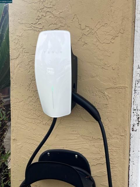 120 Bonita Ct, Rodeo CA: https://media.crmls.org/mediaz/81f834d9-5095-4a5b-95e0-4f9a49a42144.jpg