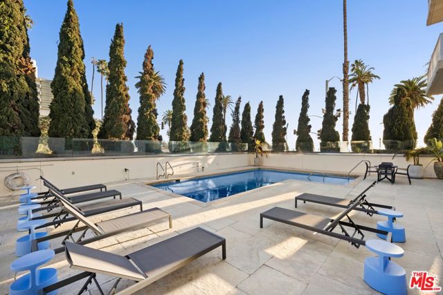 101 California Avenue, Santa Monica CA: https://media.crmls.org/mediaz/81f86694-0c86-4438-b825-eb1b16ebf407.jpg