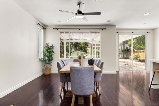 3083 Sprucewood Ln, Escondido CA: https://media.crmls.org/mediaz/81f8894a-065a-4f31-b443-a5c75c1f9675.jpg