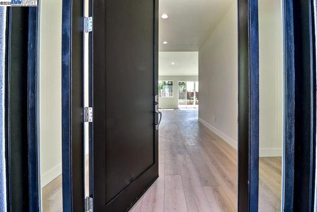 5232 Henderson Ct, Antioch CA: https://media.crmls.org/mediaz/81f9c254-ee1d-44c6-9207-785561f45149.jpg