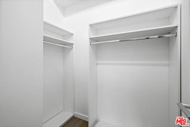 940 E 2nd Street, Los Angeles CA: https://media.crmls.org/mediaz/81fae950-492d-4460-ac84-0d217feead6d.jpg