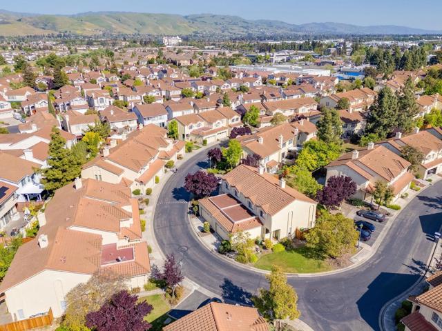 356 Meadowhaven Way, Milpitas CA: https://media.crmls.org/mediaz/81fb0167-b09a-40a5-a9b2-fc1abeedd2f0.jpg