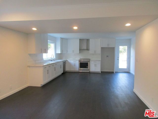 28436 Lomo Drive, Rancho Palos Verdes CA: https://media.crmls.org/mediaz/81fb7620-383d-4e8f-85bf-ea1a7527592e.jpg
