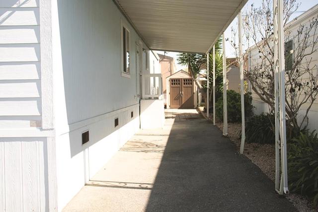 55 San Juan Grade Road, Salinas CA: https://media.crmls.org/mediaz/81fb9729-e33d-40f2-8ca6-21810e7c67b7.jpg