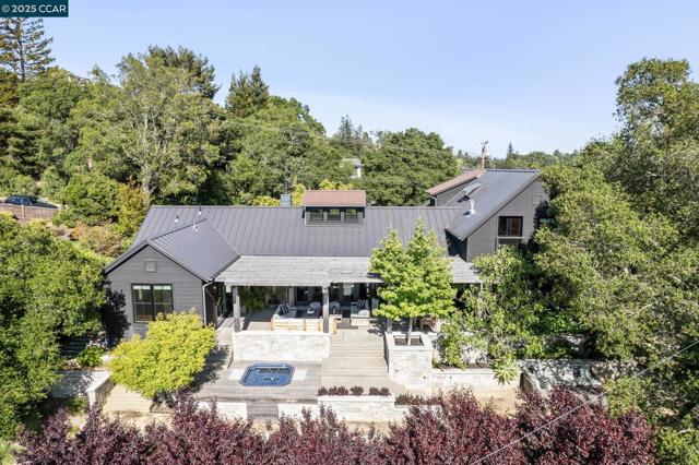 25 La Campana, Orinda CA: https://media.crmls.org/mediaz/81fe2124-dd48-4aba-b13b-799893521c75.jpg