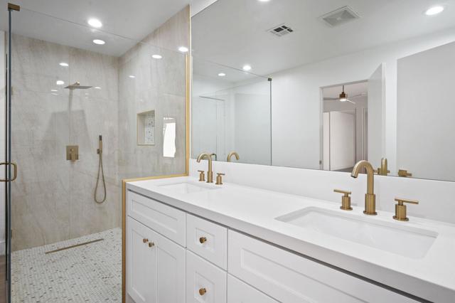 10403 Sunningdale Drive, Rancho Mirage CA: https://media.crmls.org/mediaz/81fe9e57-a95b-429c-a72b-ce8430ca0f86.jpg