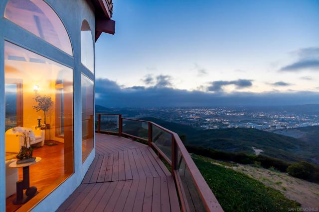 859 Cocos Dr, San Marcos CA: https://media.crmls.org/mediaz/81fea222-330b-42f4-9e9f-c0785258b71c.jpg