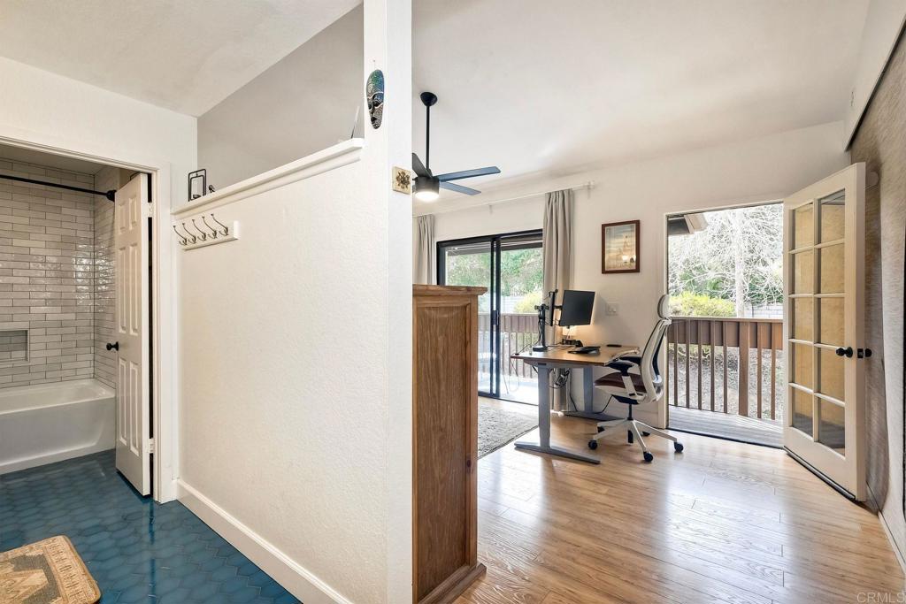 1680 N Coast Highway 101 27