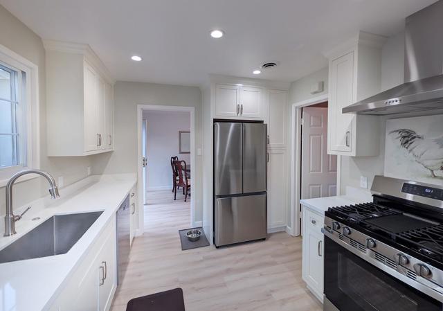 808 Patricia Avenue, San Mateo CA: https://media.crmls.org/mediaz/82007a77-2194-420a-9530-89a21655c7c6.jpg