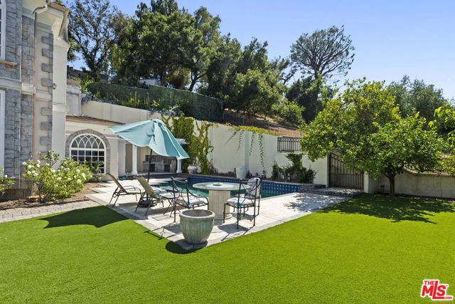 14330 Mulholland Drive, Los Angeles CA: https://media.crmls.org/mediaz/8200a012-c455-4710-bb55-9a62b5a84e5d.jpg