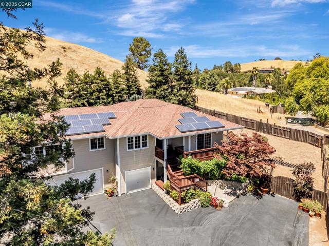 631 La Vista Rd, Walnut Creek CA: https://media.crmls.org/mediaz/8200c27b-fa0e-457c-8fdf-e537c2b1044b.jpg