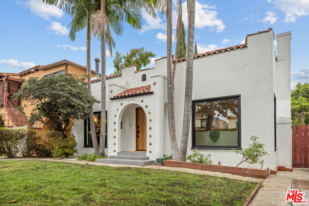 722 N La Jolla Avenue