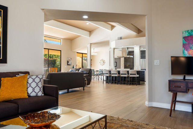 72815 Somera Road, Palm Desert CA: https://media.crmls.org/mediaz/8201ecf4-1096-447f-94f6-5be1eeaf9715.jpg