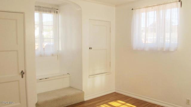 352 Glen Ellen Drive, Ventura CA: https://media.crmls.org/mediaz/8201f7ef-8a35-41e5-b93d-b6eb8ed7f45b.jpg