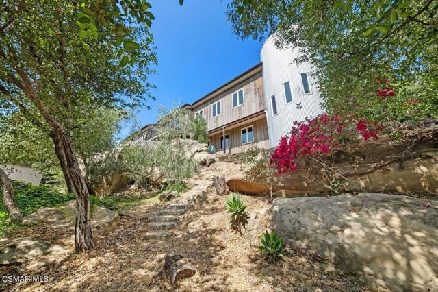 1203 Casa Grande Drive, Simi Valley CA: https://media.crmls.org/mediaz/8203a64e-4271-4d6a-bd6a-8dd8c14c576d.jpg
