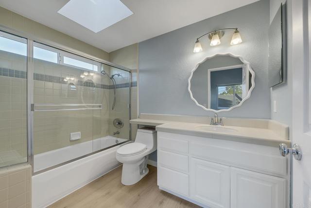 644 Grant Street, Oceanside CA: https://media.crmls.org/mediaz/8204cc48-35ec-4a04-963f-98cb79cdd5a0.jpg