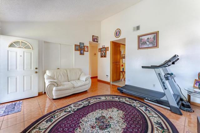 2776 Cramer Circle, San Jose CA: https://media.crmls.org/mediaz/8204cce8-3d0f-431e-88d3-903039c9b930.jpg
