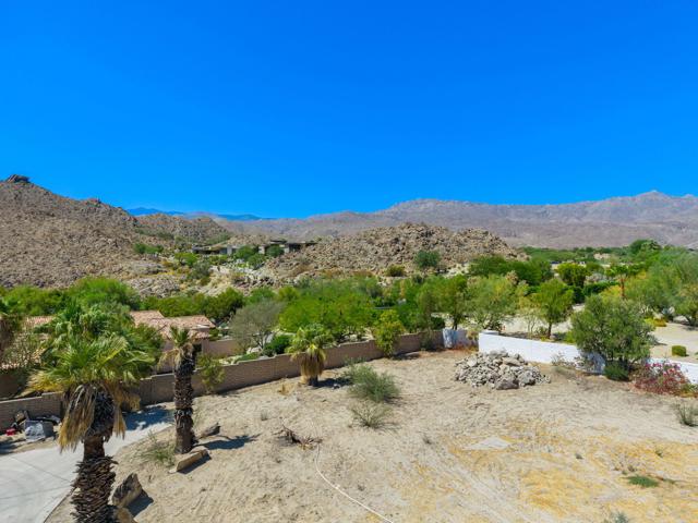 49425 Jfk Trail Trail, Palm Desert CA: https://media.crmls.org/mediaz/8204f7d0-0275-489e-8572-e2fd2668a736.jpg