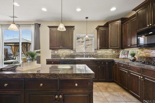 Detail Gallery Image 21 of 43 For 3436 Laurashawn Ln, Escondido,  CA 92026 - 3 Beds | 2/1 Baths