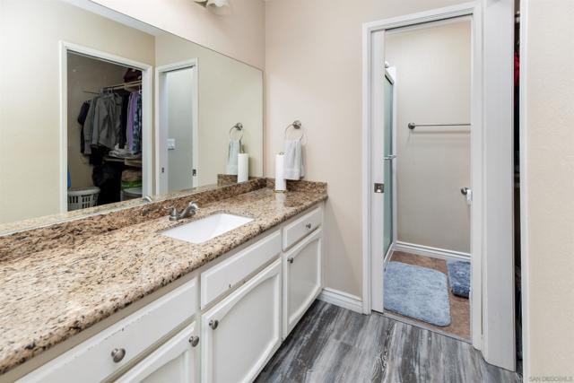 982 E Main St, El Cajon CA: https://media.crmls.org/mediaz/820570c2-5df5-45b9-bc1f-d55fc3058c25.jpg